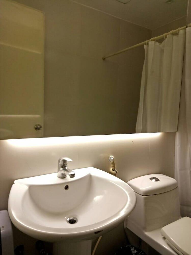 Dragonlink Suites Makati City Dış mekan fotoğraf
